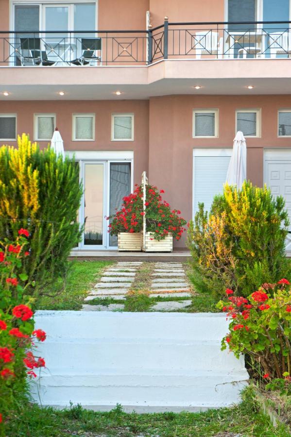 דירות ניקיטי Christina'S Sea House מראה חיצוני תמונה